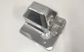 金属加工された連結器カバー